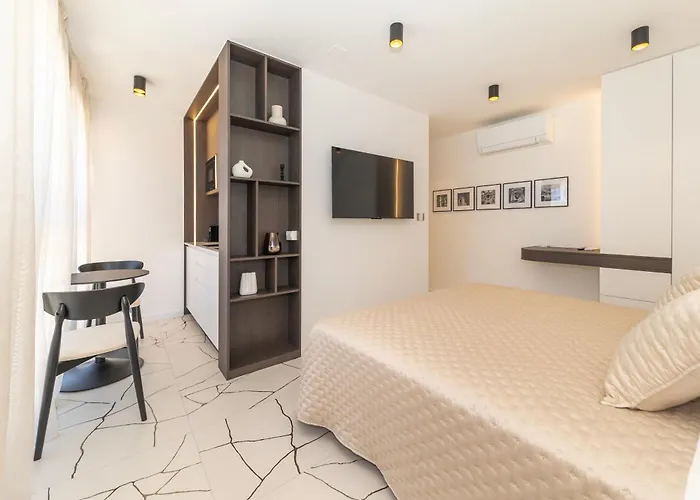 Luce Sul Mare 2 Апартаменти *