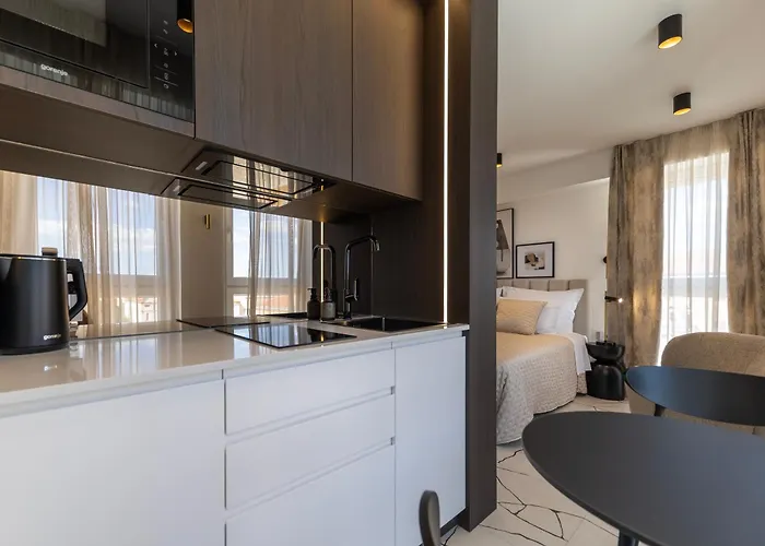 Апартаменти Luce Sul Mare 2 *