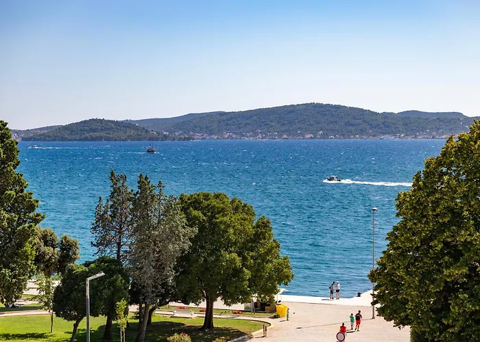 Апартаменти Luce Sul Mare 2 *